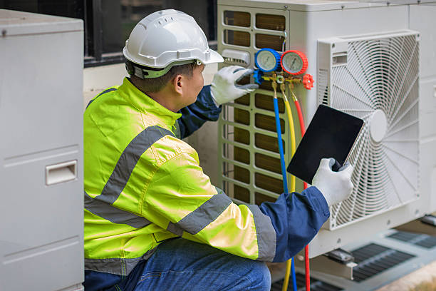 Professional Hvac technician working in Bullard, TX